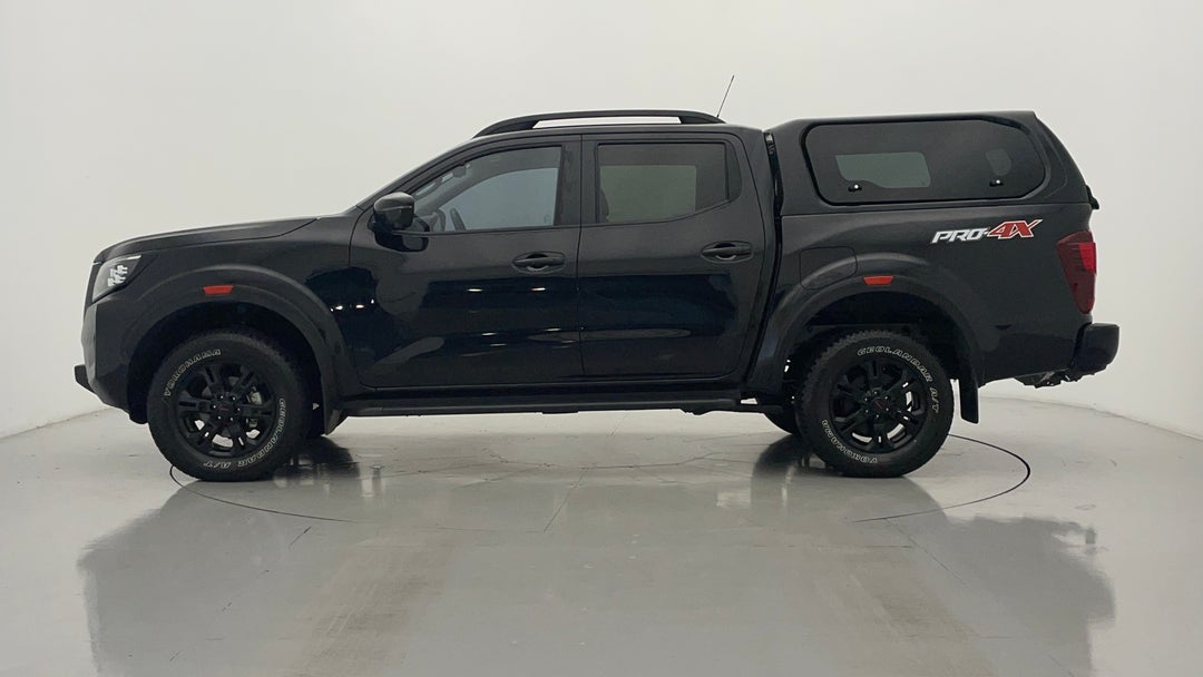 2023 Nissan Navara Pro-4x (4x4), Automatic, 20610 km, Left Side View