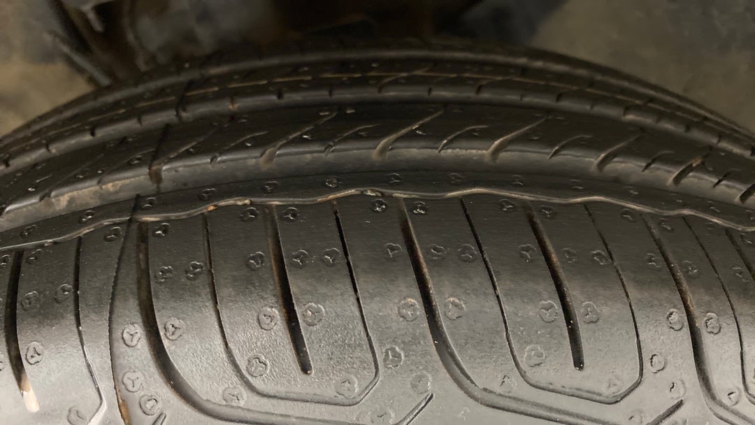 Left Front Tyre Tread