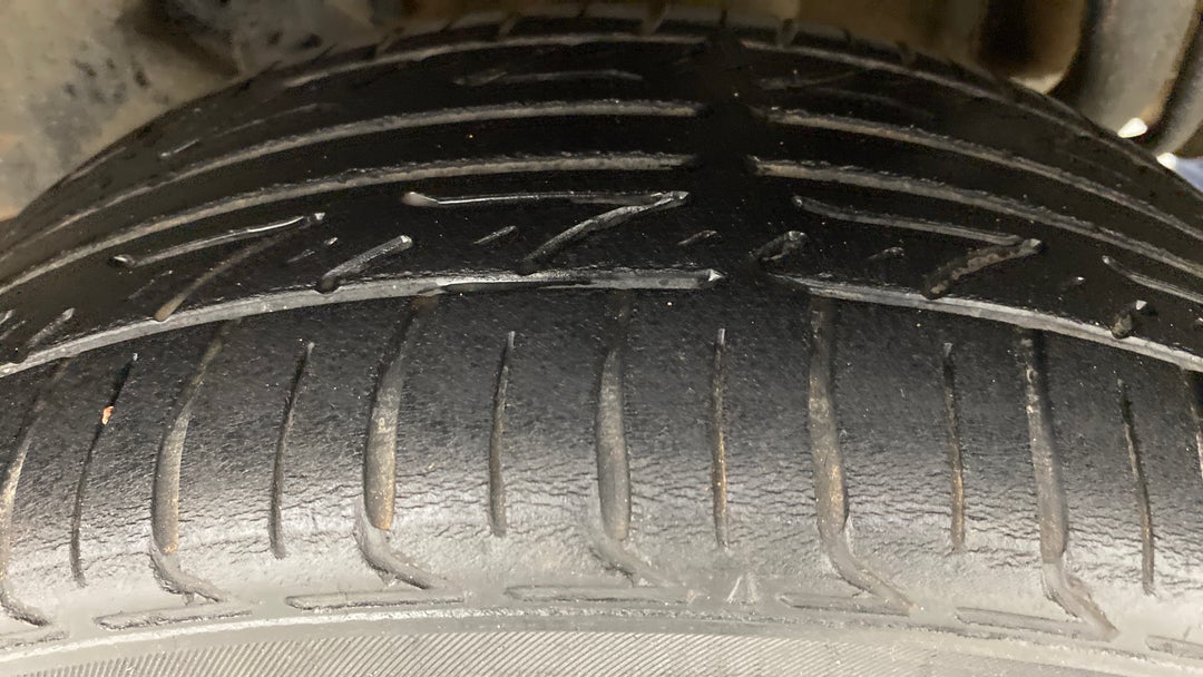 Left Rear Tyre Tread