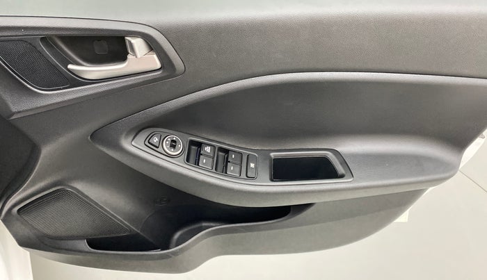 2019 Hyundai Elite i20 1.2 SPORTZ PLUS DUAL TONE VTVT, Petrol, Manual, 29,191 km, Driver Side Door Panels Control
