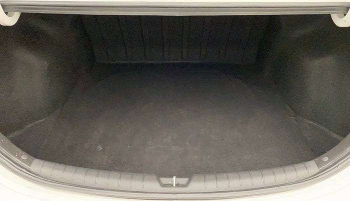 2018 Hyundai Verna 1.4 E PETROL, Petrol, Manual, 27,312 km, Boot Inside