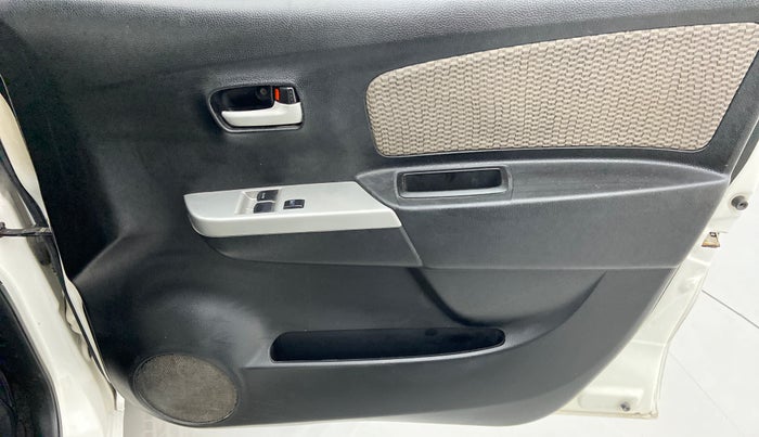 2014 Maruti Wagon R 1.0 LXI, Petrol, Manual, 63,566 km, Driver Side Door Panels Control