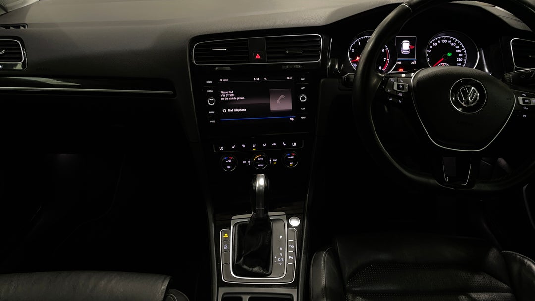 2017 Volkswagen Golf 110 Tsi Highline, Automatic, 86965 km, Dashboard View