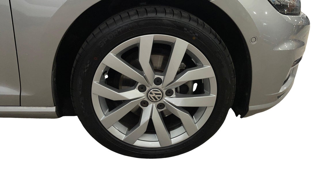 2017 Volkswagen Golf 110 Tsi Highline, Automatic, 86965 km, Right Front Wheel