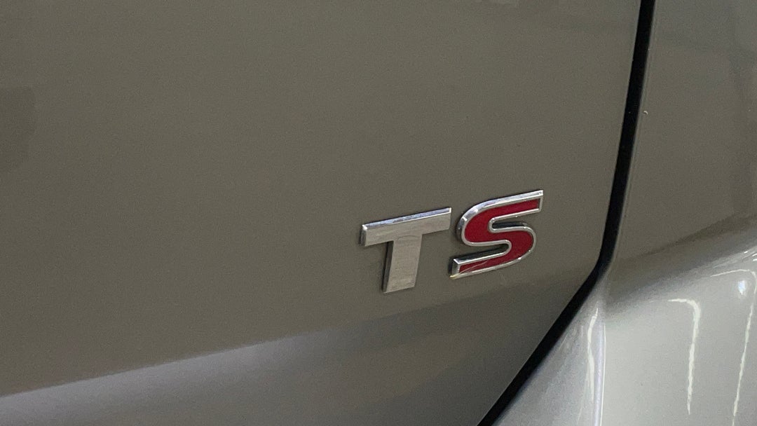 2017 Volkswagen Golf 110 Tsi Highline, Automatic, 86965 km, Badge (Boot Right Side)