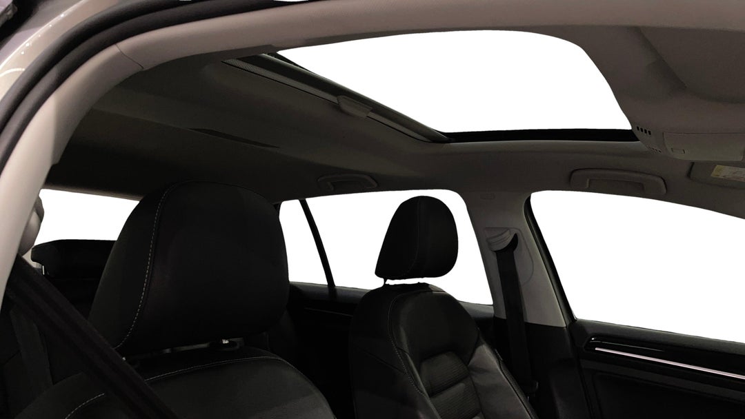 2017 Volkswagen Golf 110 Tsi Highline, Automatic, 86965 km, Interior Sunroof/Moonroof