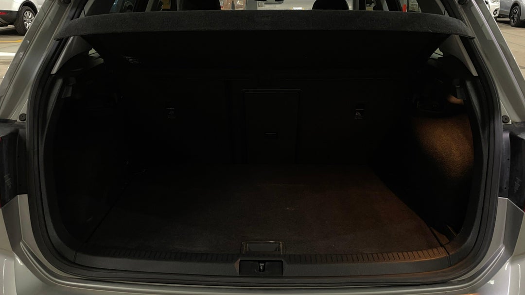 2017 Volkswagen Golf 110 Tsi Highline, Automatic, 86965 km, Boot Inside View
