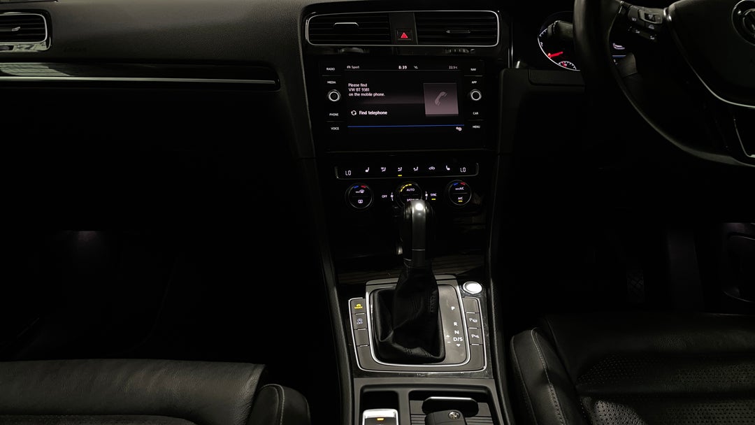 2017 Volkswagen Golf 110 Tsi Highline, Automatic, 86965 km, Center Console