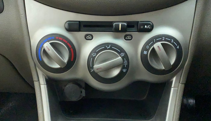 2011 Hyundai i10 MAGNA 1.1, CNG, Manual, 1,03,464 km, Dashboard - Air Re-circulation knob is not working