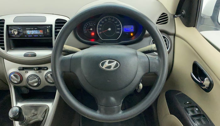 2011 Hyundai i10 MAGNA 1.1, CNG, Manual, 1,03,464 km, Steering Wheel Close Up