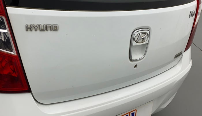 2011 Hyundai i10 MAGNA 1.1, CNG, Manual, 1,03,464 km, Dicky (Boot door) - Paint has minor damage