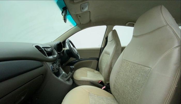 2011 Hyundai i10 MAGNA 1.1, CNG, Manual, 1,03,464 km, Right Side Front Door Cabin
