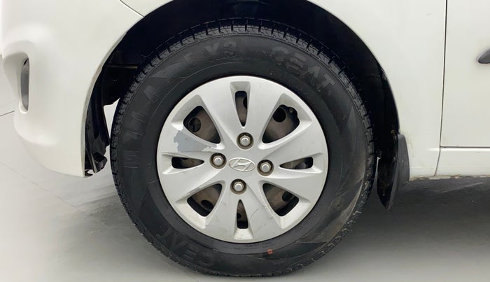 2011 Hyundai i10 MAGNA 1.1, CNG, Manual, 1,03,464 km, Left Front Wheel