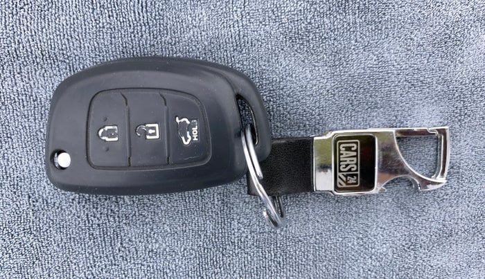 2014 Hyundai Verna FLUIDIC 1.6 SX VTVT, Petrol, Manual, 80,091 km, Key Close Up