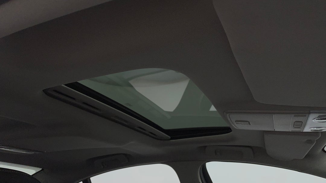 Interior Sunroof/Moonroof