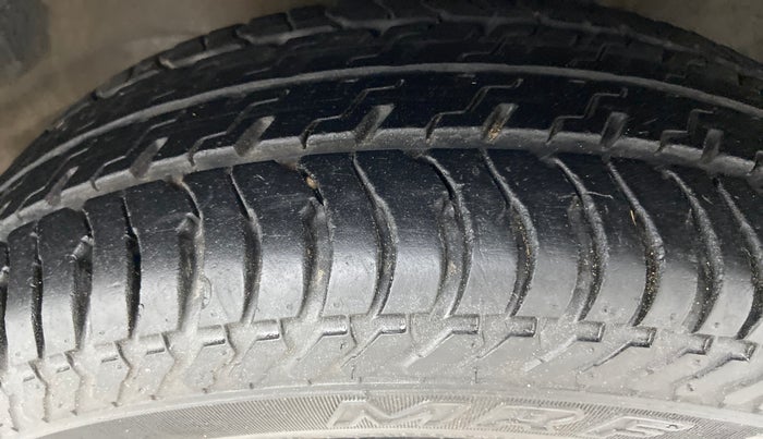 2016 Maruti Alto K10 VXI P, CNG, Manual, 7,355 km, Left Front Tyre Tread