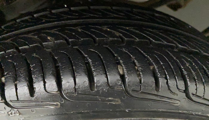 2011 Maruti Zen Estilo VXI, CNG, Manual, 39,473 km, Right Front Tyre Tread