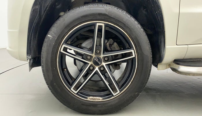2018 Mahindra TUV300 T4+, Diesel, Manual, 43,078 km, Left Front Wheel