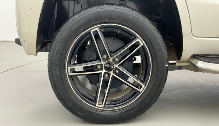 2018 Mahindra TUV300 T4+, Diesel, Manual, 43,078 km, Right Rear Wheel