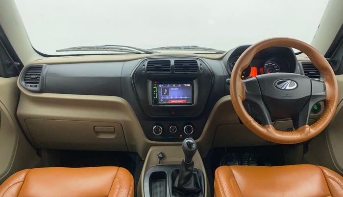 2018 Mahindra TUV300 T4+, Diesel, Manual, 43,078 km, Dashboard