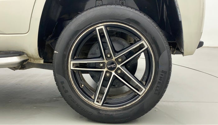 2018 Mahindra TUV300 T4+, Diesel, Manual, 43,078 km, Left Rear Wheel