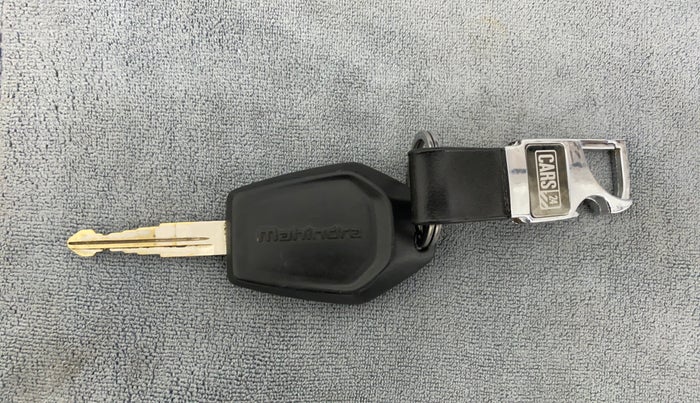 2018 Mahindra TUV300 T4+, Diesel, Manual, 43,078 km, Key Close Up