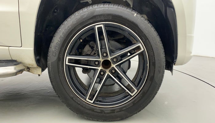 2018 Mahindra TUV300 T4+, Diesel, Manual, 43,078 km, Right Front Wheel