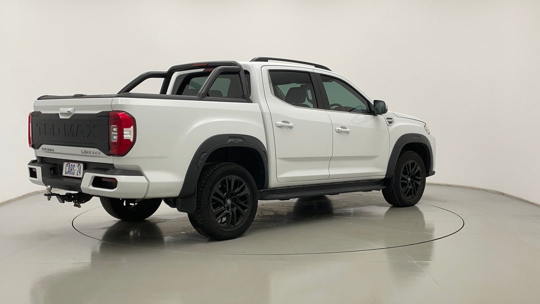 Right Back Diagonal (45- Degree) View