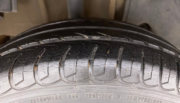 2017 Tata Tiago XZA PETROL, Petrol, Automatic, 28,739 km, Right Rear Tyre Tread