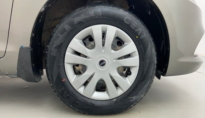 2015 Maruti Swift Dzire VDI BS IV, Diesel, Manual, 1,88,016 km, Right Front Tyre