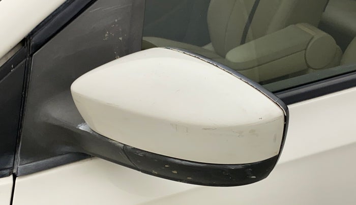 2011 Volkswagen Vento COMFORTLINE 1.6, Petrol, Manual, 63,903 km, Left rear-view mirror - Slight misalignment