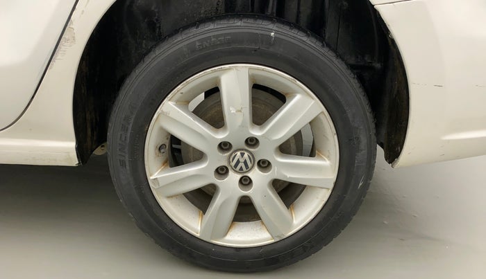 2011 Volkswagen Vento COMFORTLINE 1.6, Petrol, Manual, 63,903 km, Left Rear Wheel