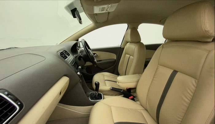 2011 Volkswagen Vento COMFORTLINE 1.6, Petrol, Manual, 63,903 km, Right Side Front Door Cabin