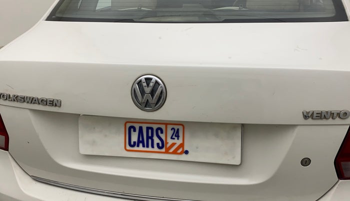 2011 Volkswagen Vento COMFORTLINE 1.6, Petrol, Manual, 63,903 km, Dicky (Boot door) - Minor scratches