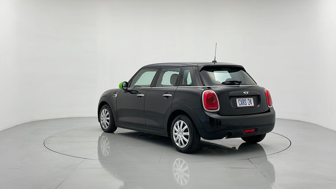 Left Back Diagonal (45- Degree) View