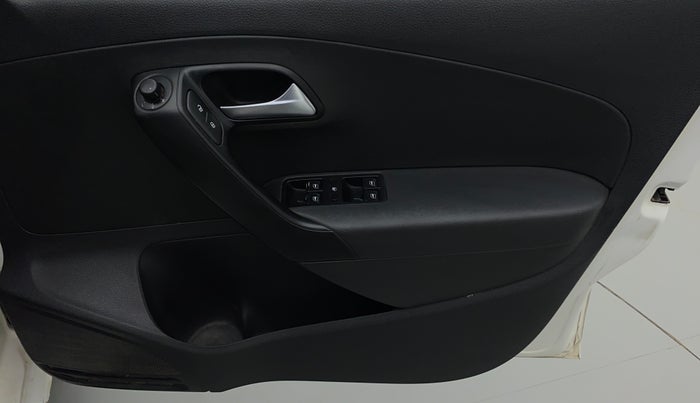 2014 Volkswagen Polo COMFORTLINE 1.5L DIESEL, Diesel, Manual, 93,286 km, Driver Side Door Panels Control
