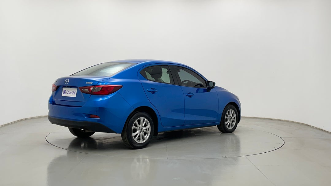 Right Back Diagonal (45- Degree) View