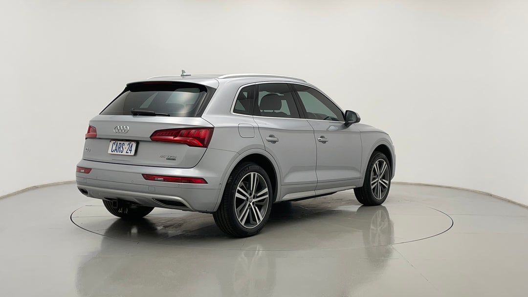 Right Back Diagonal (45- Degree) View