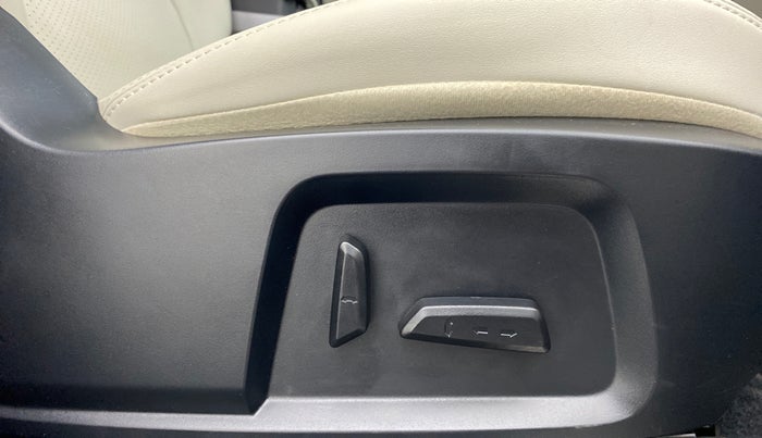 2021 Tata Safari XZ+ 2.0 KRYOTEC, Diesel, Manual, 12,012 km, Driver Side Adjustment Panel