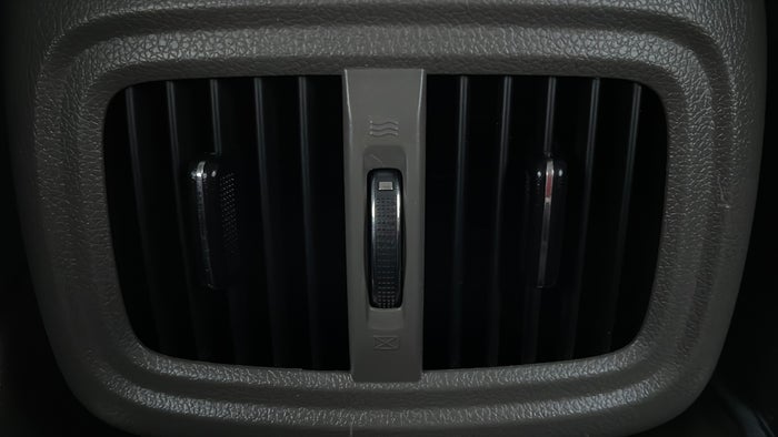 KIA SPORTAGE-Rear AC Vents