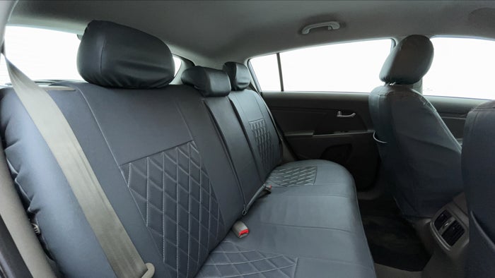 KIA SPORTAGE-Right Side Door Cabin View
