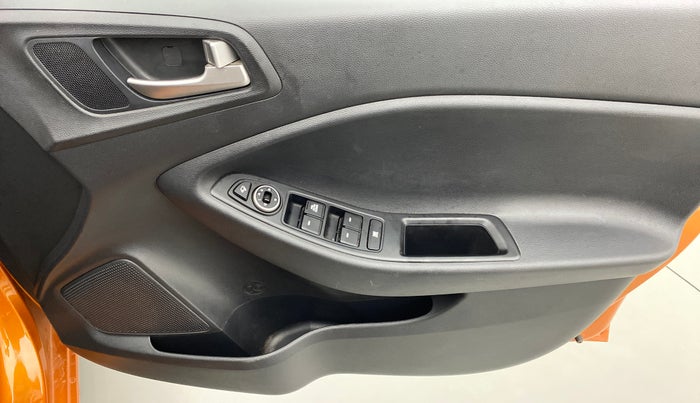 2019 Hyundai Elite i20 1.2 SPORTZ PLUS DUAL TONE VTVT, Petrol, Manual, 10,203 km, Driver Side Door Panels Control