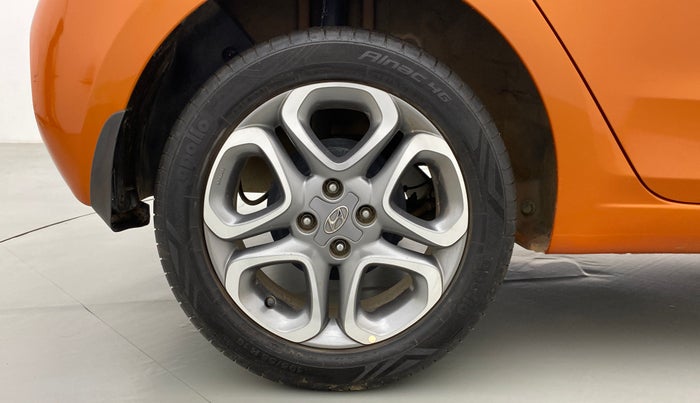 2019 Hyundai Elite i20 1.2 SPORTZ PLUS DUAL TONE VTVT, Petrol, Manual, 10,203 km, Right Rear Wheel