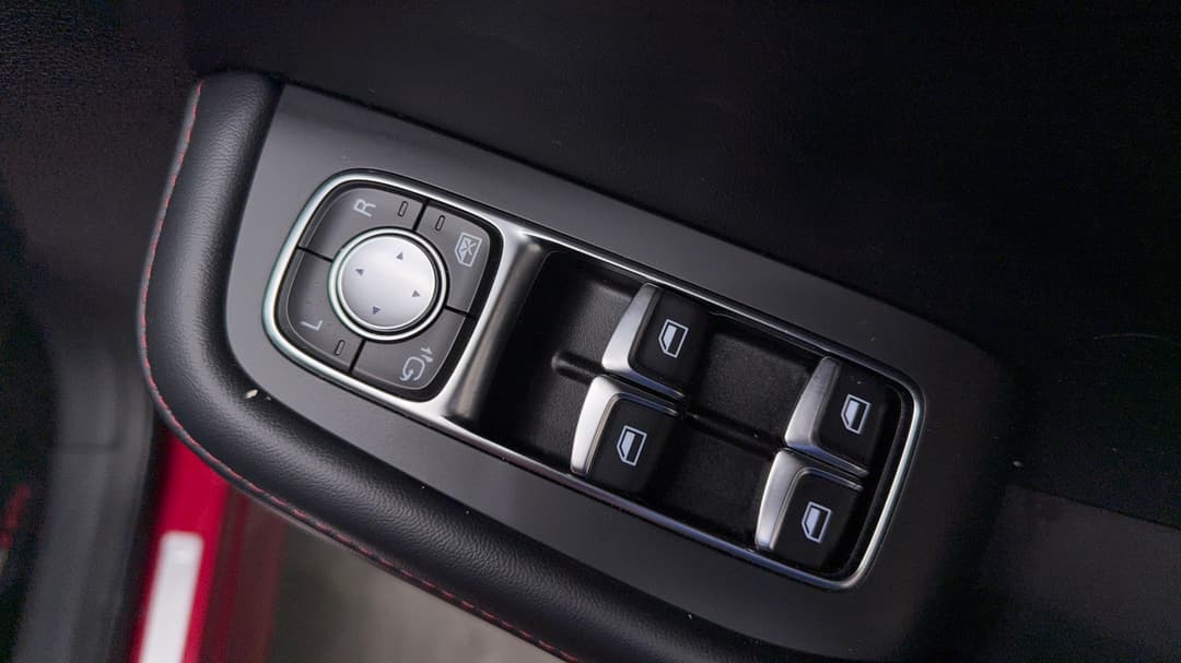 2019 MG HS Vibe, Automatic, 50784 km, Drivers Side Door Panel Controls