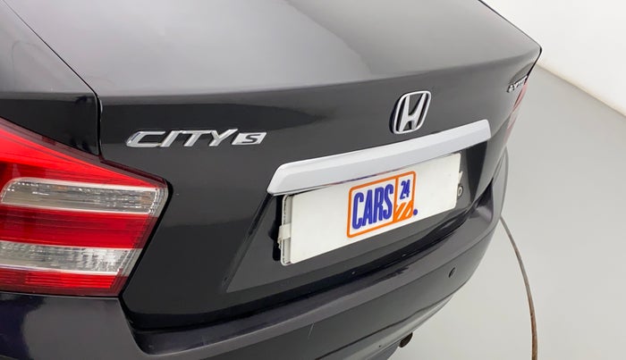 2012 Honda City 1.5L I-VTEC S MT, Petrol, Manual, 1,02,854 km, Dicky (Boot door) - Paint has minor damage