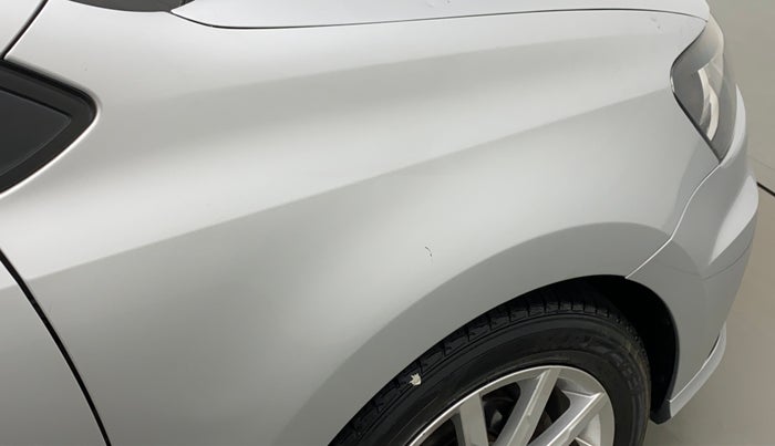 2018 Volkswagen Ameo HIGHLINE PLUS 1.0L 16 ALLOY, Petrol, Manual, 28,153 km, Right fender - Slightly dented