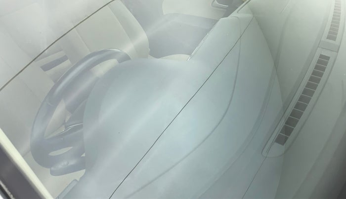 2018 Volkswagen Ameo HIGHLINE PLUS 1.0L 16 ALLOY, Petrol, Manual, 28,153 km, Front windshield - Minor spot on windshield