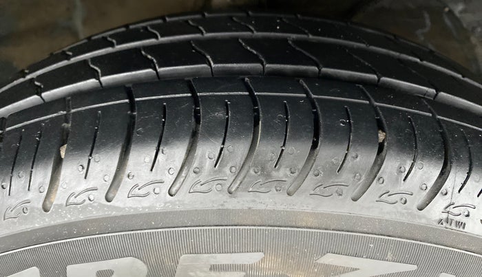 2019 Maruti XL6 ALPHA SHVS  MT, Petrol, Manual, 53,100 km, Right Front Tyre Tread