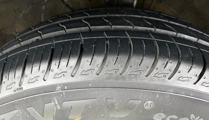 2019 Maruti XL6 ALPHA SHVS  MT, Petrol, Manual, 53,100 km, Left Front Tyre Tread