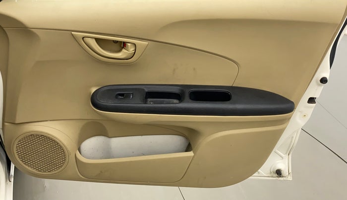 2014 Honda Brio EX MT, CNG, Manual, 65,171 km, Driver Side Door Panels Control